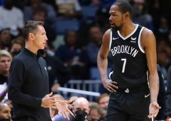 当她面对一 当她面对一